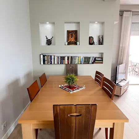 Sea View Apartament *