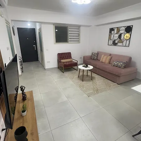 Sea View Apartment *